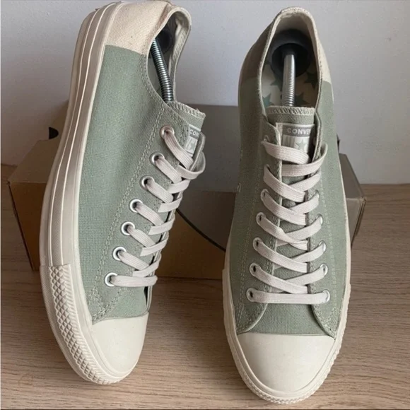 Converse Chuck Taylor Low “Multicolor"- M 11.5- W 13.5 - Picture 10 of 12